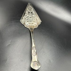 Vintage Silver Plate Pie /Cake Server Serrated edge 10.5”